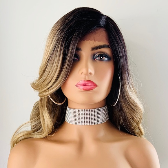 Gorgeous 22” Ombré Ash Blonde Mix Premium Synthetic Fiber Lace Front Wig - Picture 8 of 10